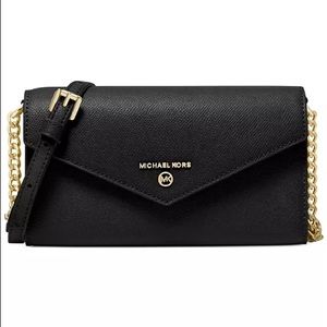 MICHAEL KORS JET SET CHARM ENVELOPE PHONE CROSSBODY